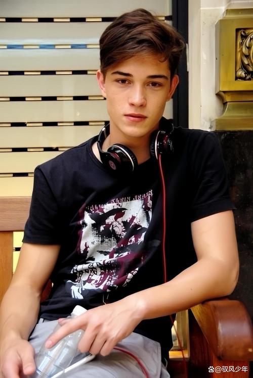 francisco lachowski鸟在线